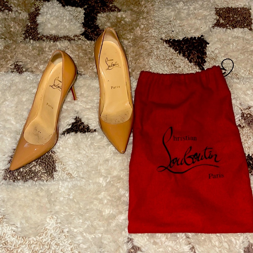 CHRISTIAN LOUBOUTIN
So Kate 120 patent-leather pumps